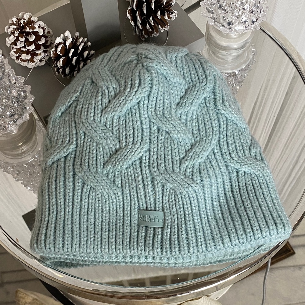 Women’s Under Armour Around Town Soft Enamel Blue Colour Cable Knit Beanie Hat!
